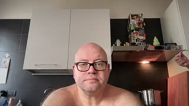 Snapshot of theitalianbear chatting on September 22, 3:36 pm theitalianbear online show from September 22, 3:36 pm