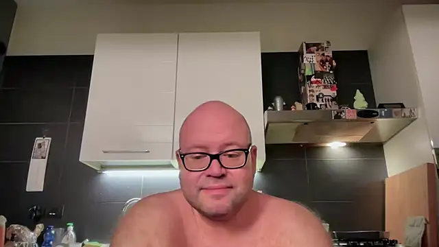 Snapshot of theitalianbear chatting on September 25, 9:29 pm theitalianbear online show from September 25, 9:29 pm