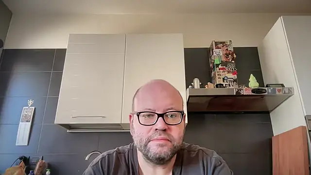 Snapshot of theitalianbear chatting on October 7, 9:39 am theitalianbear online show from October 7, 9:39 am