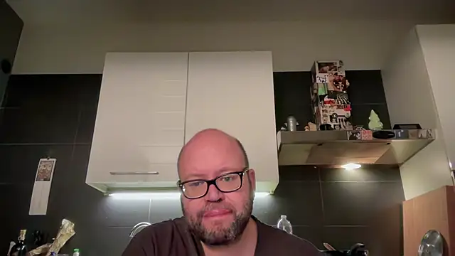 Snapshot of theitalianbear chatting on October 10, 8:30 pm theitalianbear online show from October 10, 8:30 pm