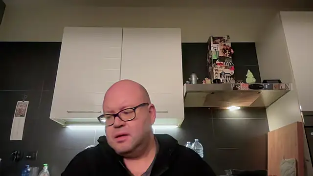 Snapshot of theitalianbear chatting on October 21, 2:56 am theitalianbear online show from October 21, 2:56 am