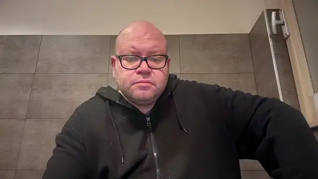 Snapshot of theitalianbear chatting on October 22, 4:02 am theitalianbear online show from October 22, 4:02 am