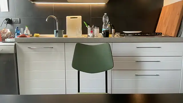 Snapshot of theitalianbear chatting on October 31, 8:37 am theitalianbear online show from October 31, 8:37 am