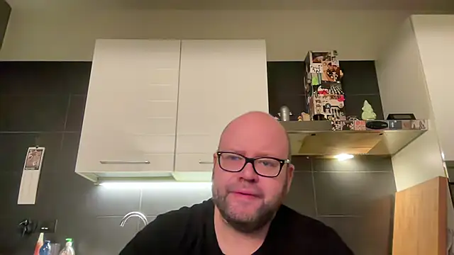 Snapshot of theitalianbear chatting on November 3, 3:52 am theitalianbear online show from November 3, 3:52 am