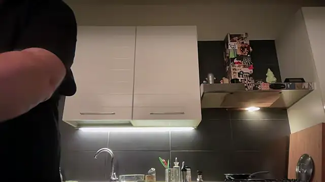 Snapshot of theitalianbear chatting on November 6, 4:13 am theitalianbear online show from November 6, 4:13 am