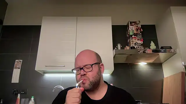 Snapshot of theitalianbear chatting on November 7, 3:28 am theitalianbear online show from November 7, 3:28 am