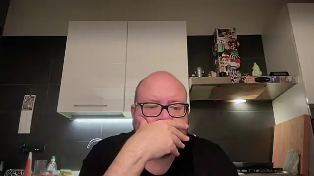 Snapshot of theitalianbear chatting on November 8, 3:50 am theitalianbear online show from November 8, 3:50 am