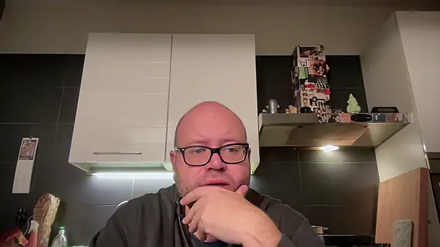 Snapshot of theitalianbear chatting on November 22, 4:11 am theitalianbear online show from November 22, 4:11 am