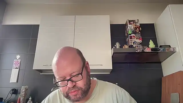 theitalianbear online show from April 18, 6:50 am