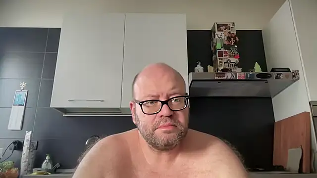 theitalianbear online show from July 6, 5:26 am