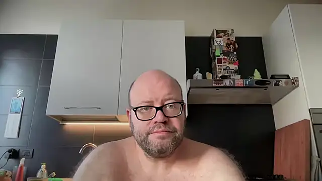 theitalianbear online show from July 8, 5:01 am