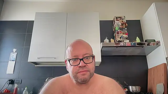 theitalianbear online show from July 24, 8:23 am