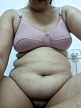Snapshot of Miss_Queen_1 chatting on August 1, 8:13 am Miss Queen 1 online show from August 1, 8:13 am