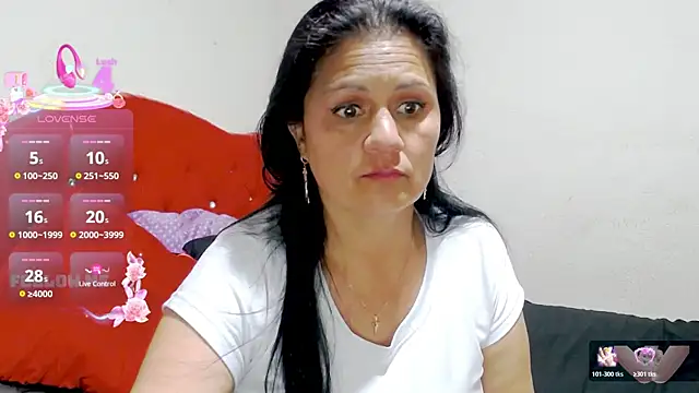 sexy jhoan88 online show from December 2, 11:00 pm