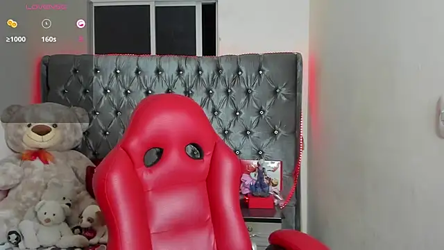 Snapshot of mrloganfuck1 chatting on May 6, 6:41 am mrloganfuck1 online show from May 6, 6:41 am