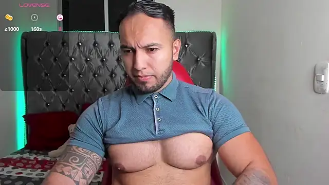 Snapshot of mrloganfuck1 chatting on June 16, 5:54 am mrloganfuck1 online show from June 16, 5:54 am