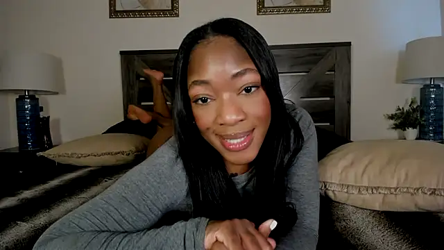 nicolesolace online show from April 16, 9:04 pm