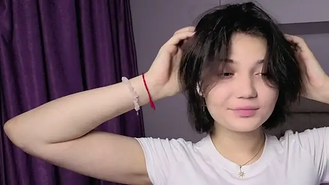 Snapshot of cute__caprice chatting on August 3, 5:06 pm cute caprice online show from August 3, 5:06 pm