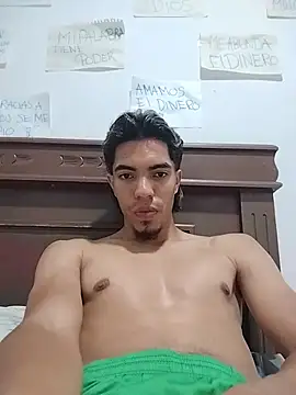 Snapshot of dylan88mj chatting on July 30, 6:01 am dylan88mj online show from July 30, 6:01 am