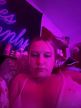 itssmequinn online show from July 31, 2:33 am
