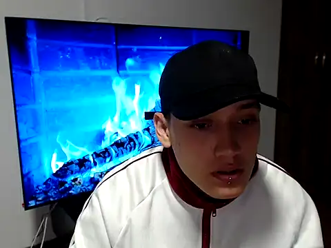 Andreshot2026 online show from August 3, 10:35 pm