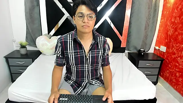 Snapshot of NicoVega69 chatting on August 5, 7:49 pm NicoVega69 online show from August 5, 7:49 pm