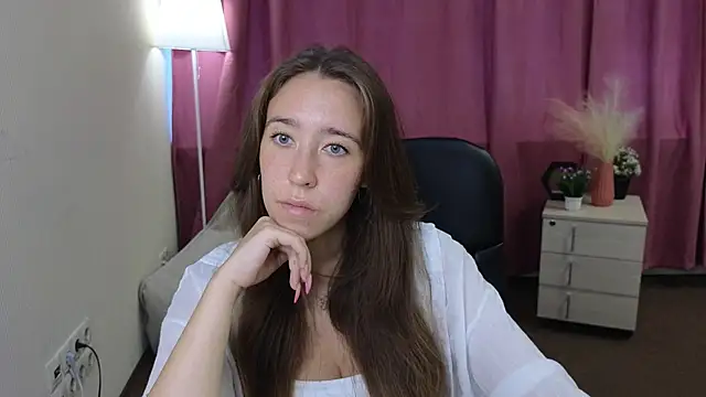Snapshot of EdithBallesterous chatting on August 2, 5:06 am EdithBallesterous online show from August 2, 5:06 am