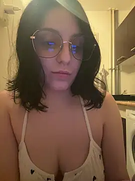 Snapshot of Alicexxvip chatting on August 3, 9:18 pm Alicexxvip online show from August 3, 9:18 pm