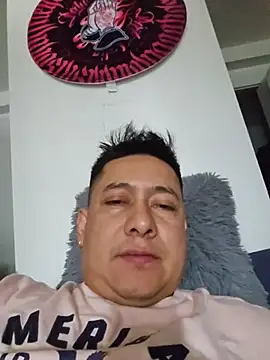 Snapshot of josafo chatting on August 1, 3:44 pm josafo online show from August 1, 3:44 pm