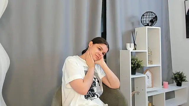 Snapshot of KyleFeight chatting on August 2, 10:03 am KyleFeight online show from August 2, 10:03 am