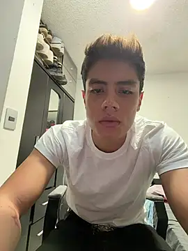 Snapshot of Fernandoroddd chatting on August 9, 5:56 am Fernandoroddd online show from August 9, 5:56 am