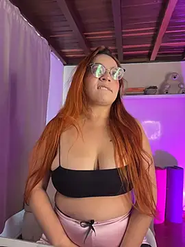 Snapshot of Miaaa_Peach chatting on August 5, 4:54 pm Miaaa Peach online show from August 5, 4:54 pm