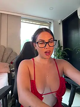 HannaBeckett online show from April 16, 6:19 pm