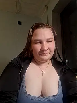 Jullia000 online show from August 2, 9:13 pm