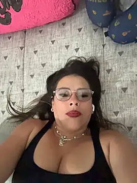 Lauren Bond online show from August 4, 7:38 pm