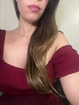 MagnoliaVale online show from August 3, 8:01 pm