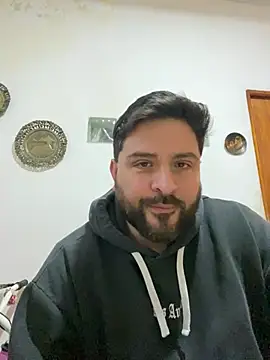leonidaslechero online show from August 5, 9:06 pm