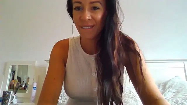 Charming-ScarlettX online show from August 5, 8:17 am