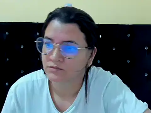 Snapshot of MARILYN_GARCIA chatting on December 18, 3:55 pm MARILYN GARCIA online show from December 18, 3:55 pm