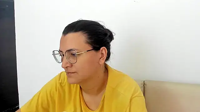 Snapshot of MARILYN_GARCIA chatting on February 21, 4:05 pm MARILYN GARCIA online show from February 21, 4:05 pm