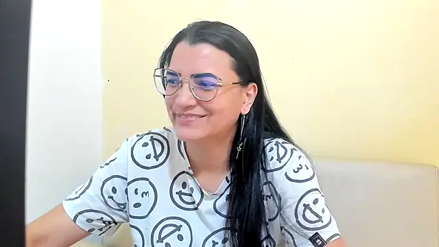 Snapshot of MARILYN_GARCIA chatting on April 25, 3:42 pm MARILYN GARCIA online show from April 25, 3:42 pm