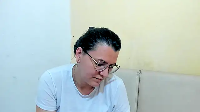 Snapshot of MARILYN_GARCIA chatting on April 29, 5:30 pm MARILYN GARCIA online show from April 29, 5:30 pm