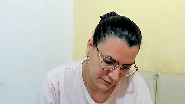 Snapshot of MARILYN_GARCIA chatting on May 5, 1:41 pm MARILYN GARCIA online show from May 5, 1:41 pm