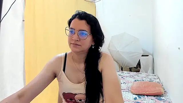 Snapshot of MARILYN_GARCIA chatting on May 21, 3:52 pm MARILYN GARCIA online show from May 21, 3:52 pm