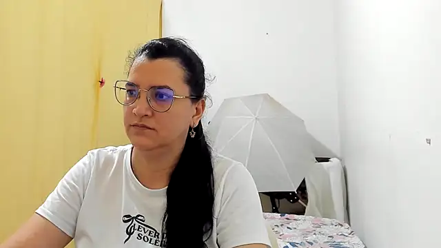Snapshot of MARILYN_GARCIA chatting on May 27, 10:40 pm MARILYN GARCIA online show from May 27, 10:40 pm