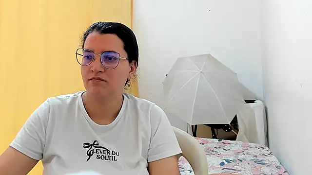 Snapshot of MARILYN_GARCIA chatting on May 28, 4:26 pm MARILYN GARCIA online show from May 28, 4:26 pm