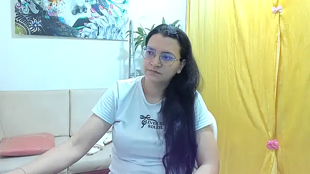 Snapshot of MARILYN_GARCIA chatting on July 4, 10:05 pm MARILYN GARCIA online show from July 4, 10:05 pm