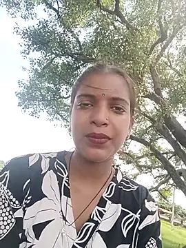 Snapshot of Anushka8848 chatting on August 9, 7:57 am Anushka8848 online show from August 9, 7:57 am