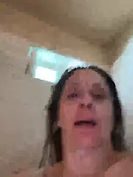 TYYGueraaa77 online show from August 8, 10:23 pm