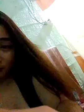 Snapshot of Tutuhot18 chatting on August 7, 2:52 pm Tutuhot18 online show from August 7, 2:52 pm